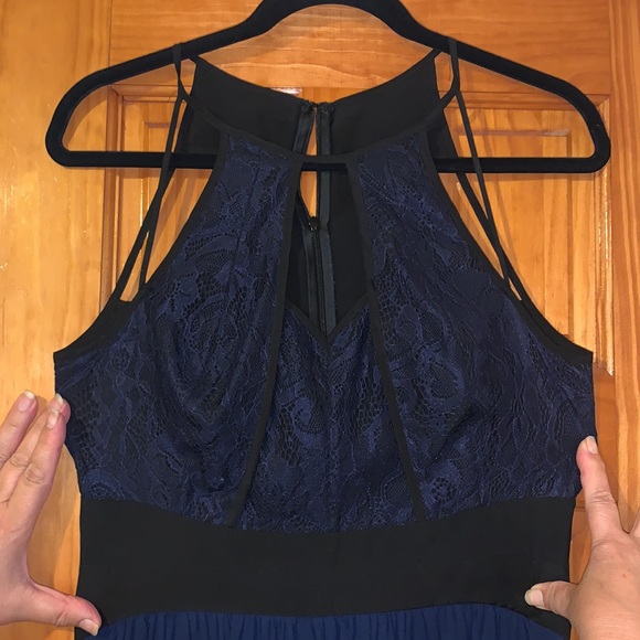 Dress - Picture 3 of 15